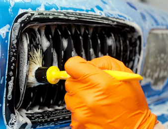 Czy detailingowe mycie samochodu się opłaca?